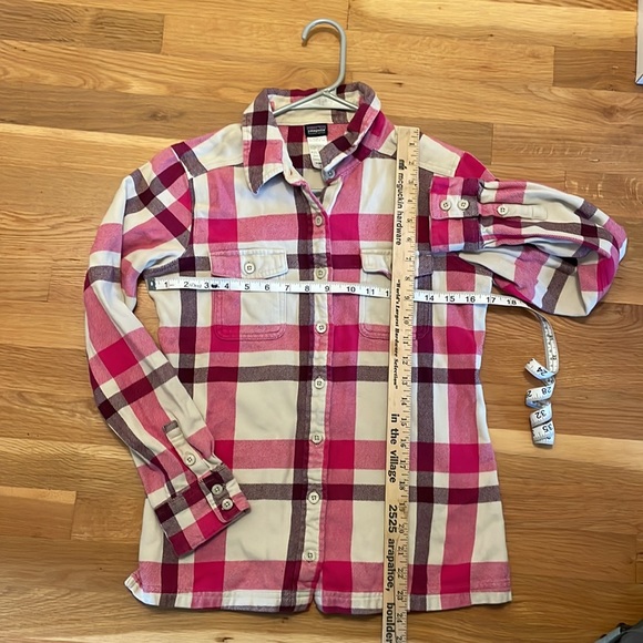 Patagonia Womens pink fjord Flannel shirt - size 2 - Picture 6 of 8